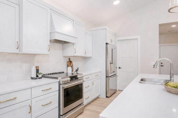 4708 Knapp Bluff Drive, Grand Rapids, MI, 49525