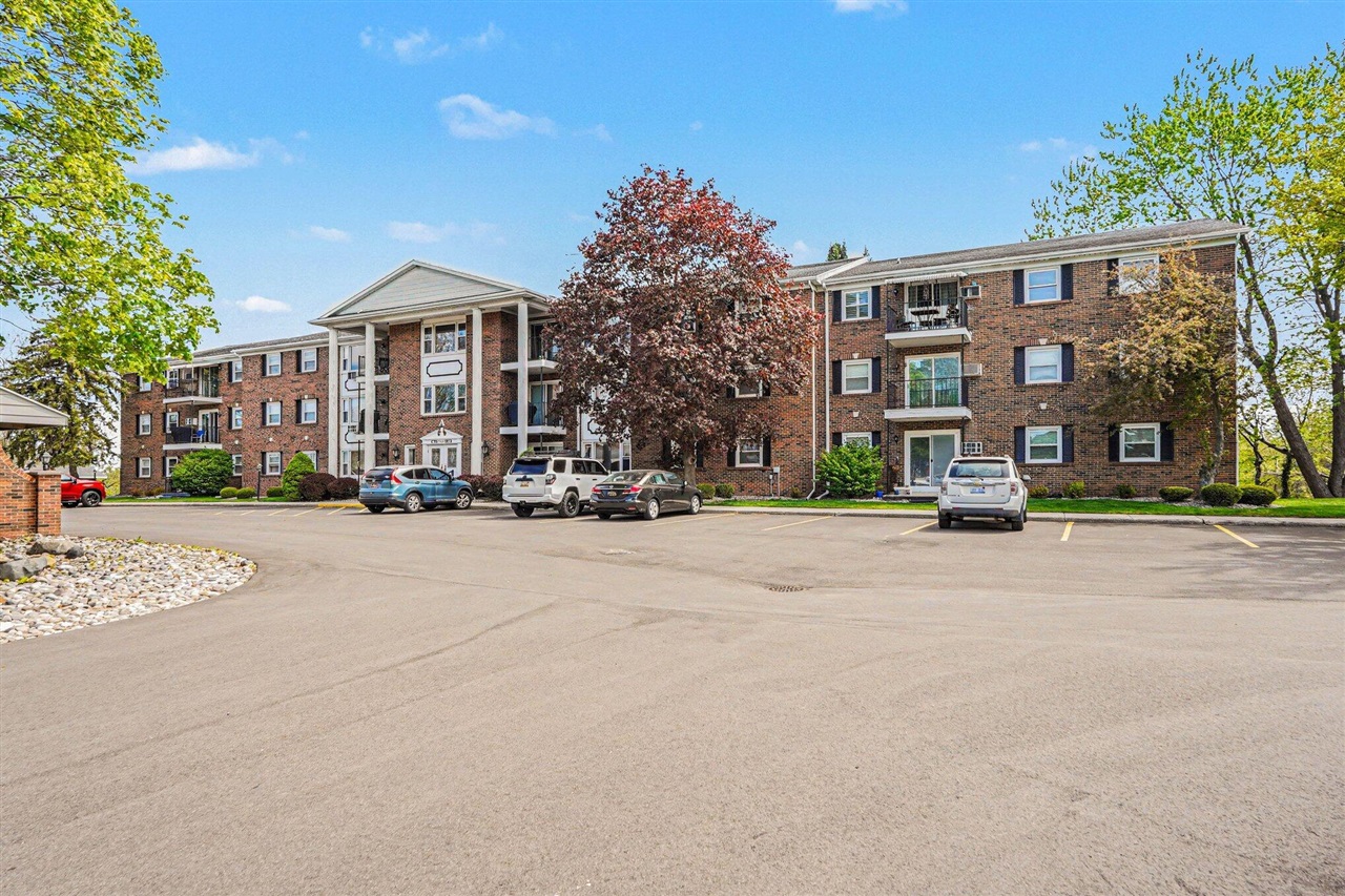 7500 Boulder Bluff Drive UNIT&nbsp;9, Jenison, MI, 49428-8946