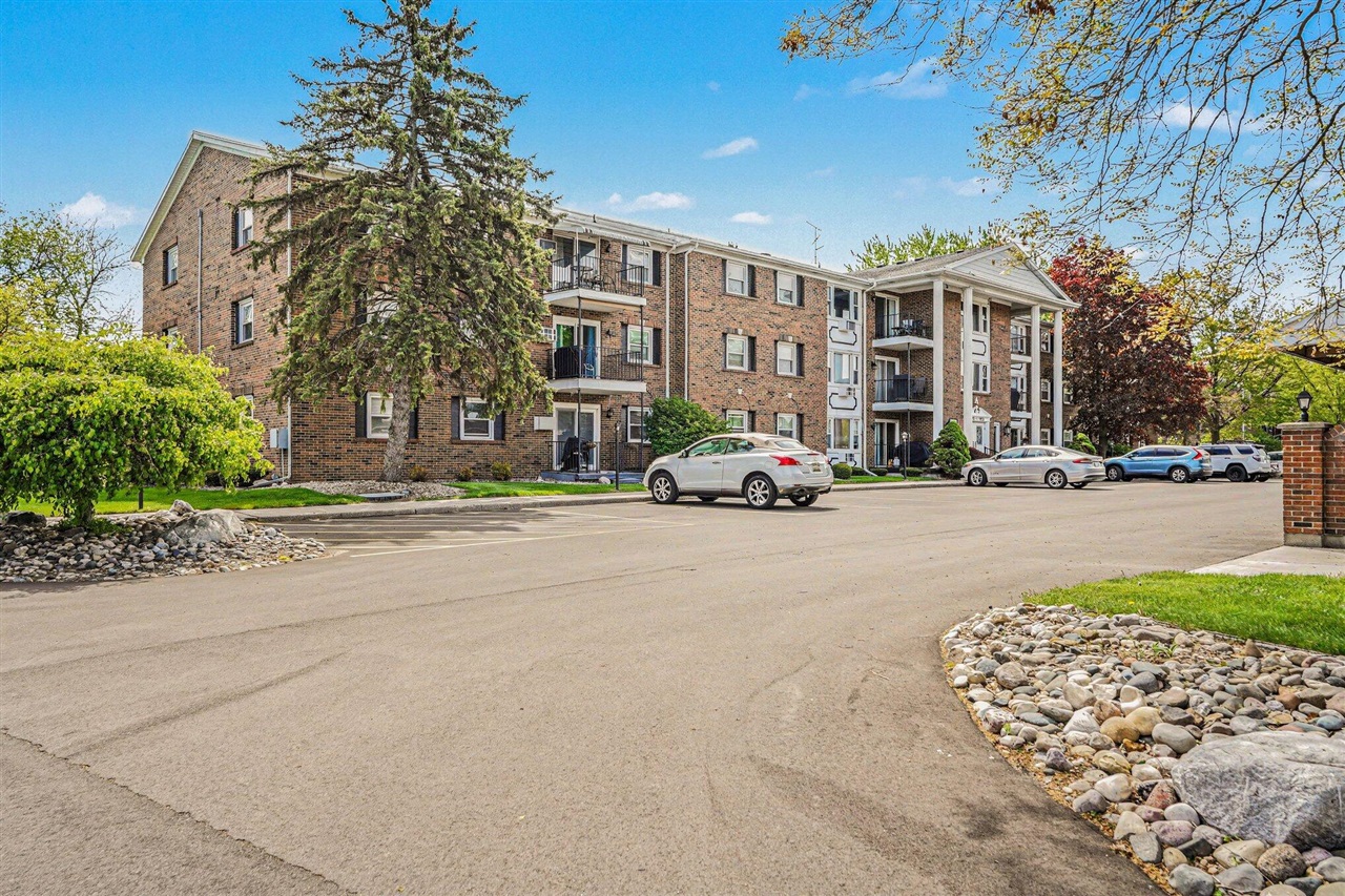 7500 Boulder Bluff Drive UNIT&nbsp;9, Jenison, MI, 49428-8946