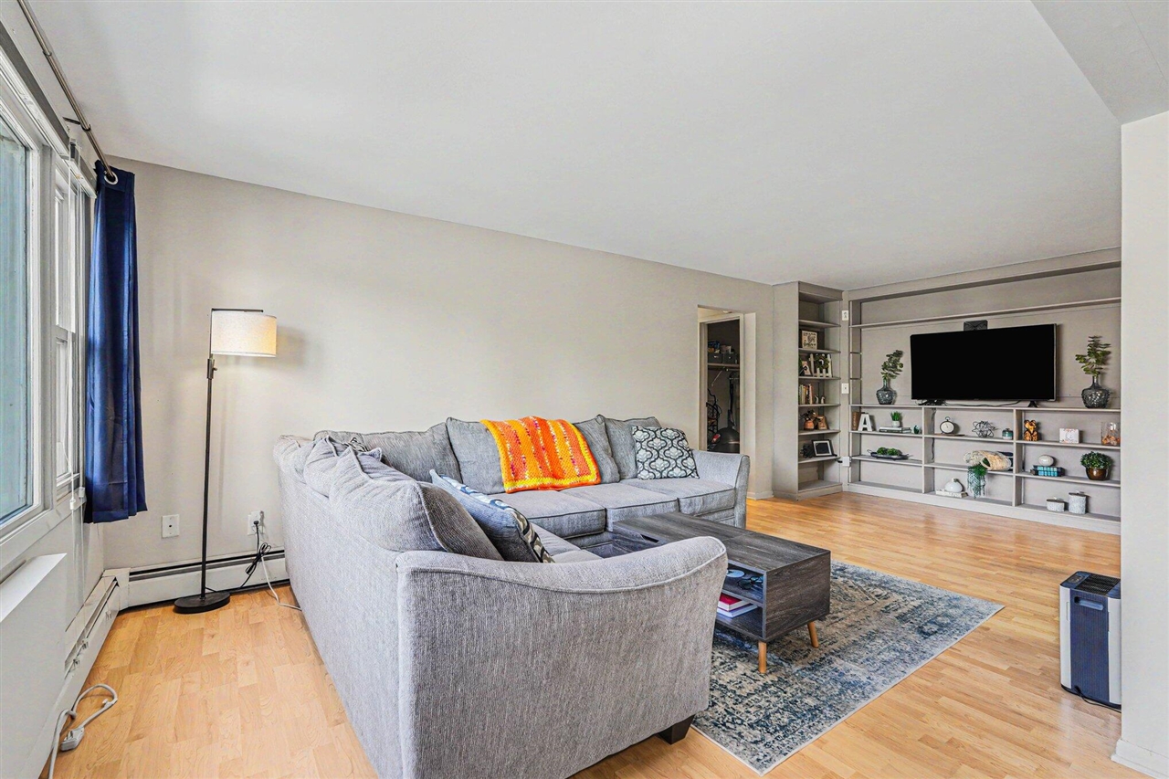 7500 Boulder Bluff Drive UNIT&nbsp;9, Jenison, MI, 49428-8946