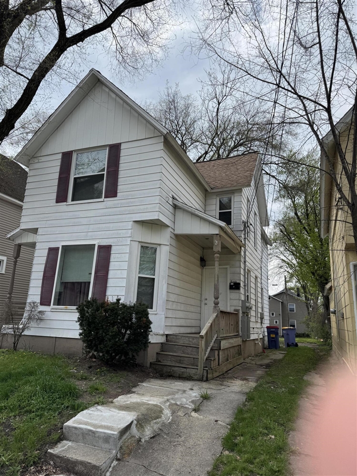 2nd image of 939 Prospect Ave, Grand Rapids, MI 49503 | MLS# 70530059