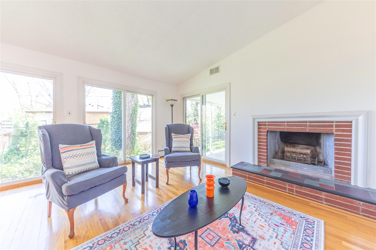 2229 Needham Road, Ann Arbor, MI, 48104-4907