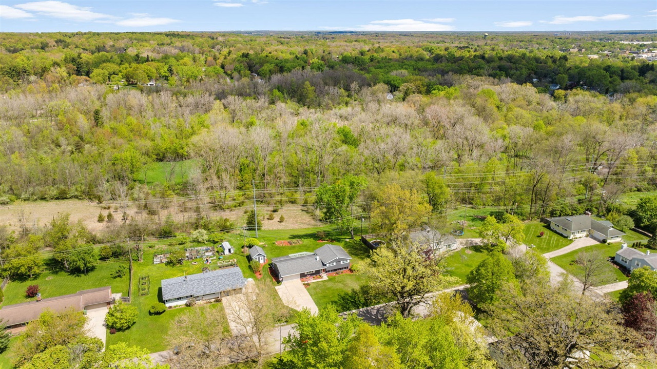 1409 Sioux Trail, Niles, MI, 49120-3135
