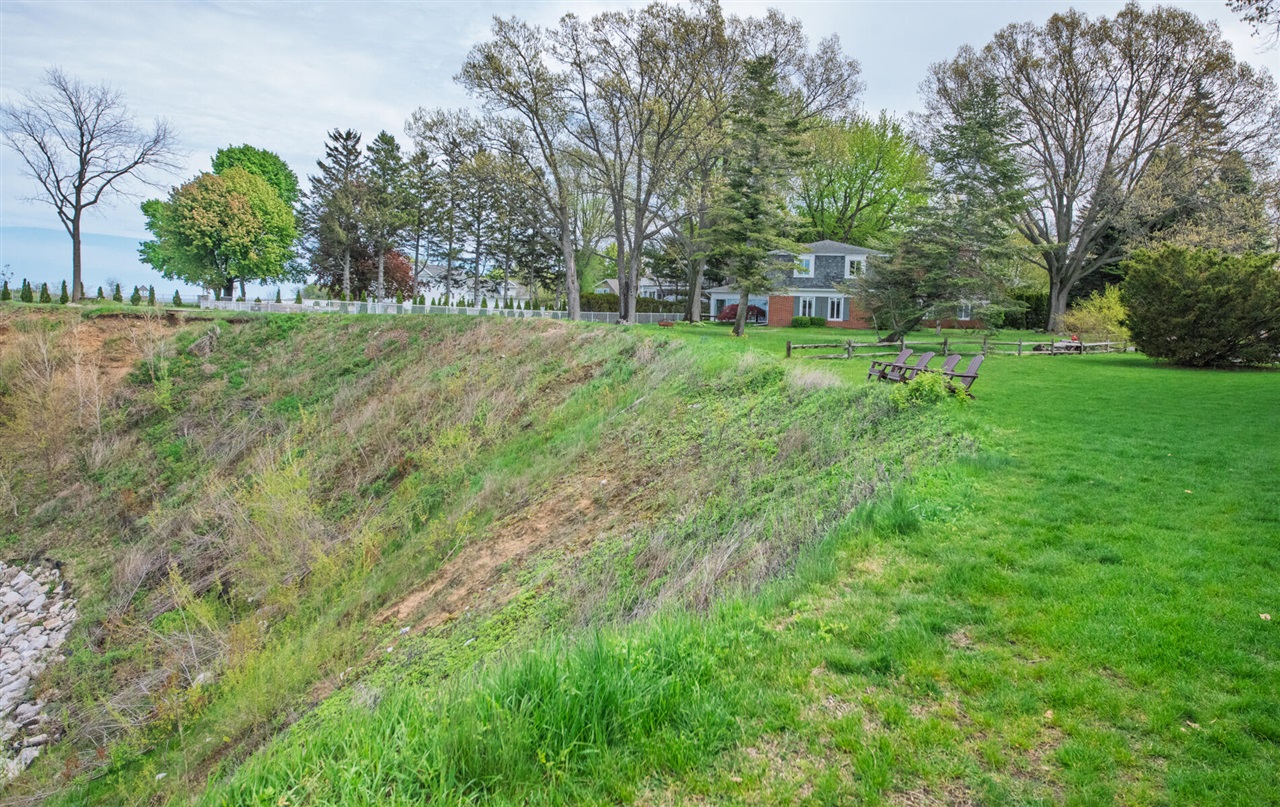 2676 Lake Bluff Terrace, Saint Joseph, MI, 49085