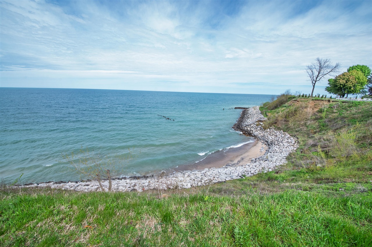 2676 Lake Bluff Terrace, Saint Joseph, MI, 49085