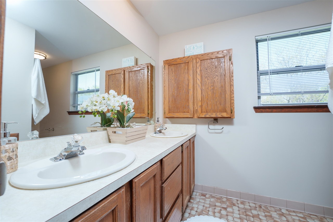6727 Robison Lane, Saline, MI, 48176-9095