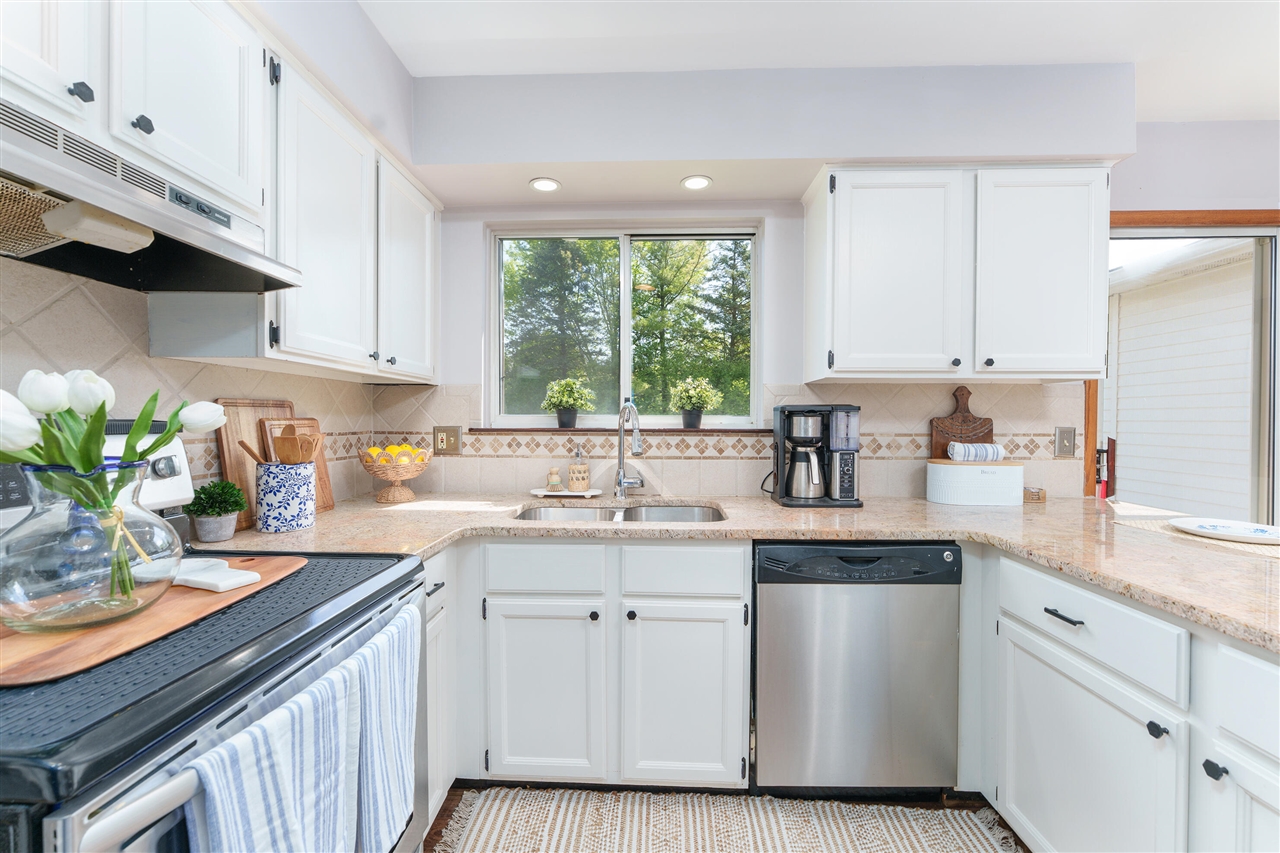6727 Robison Lane, Saline, MI, 48176-9095