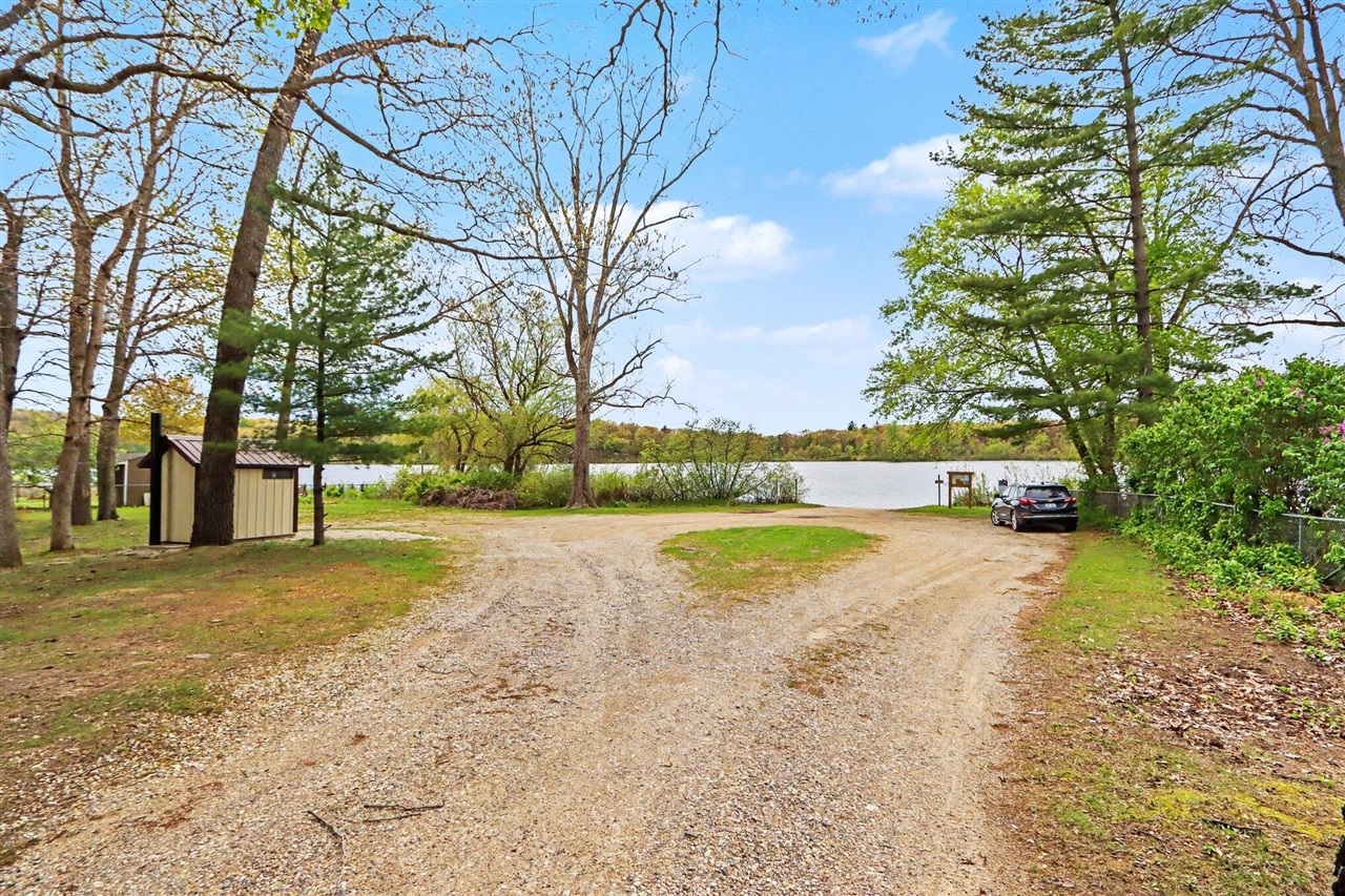 27161 2nd Avenue, Allegan, MI, 49010-9603