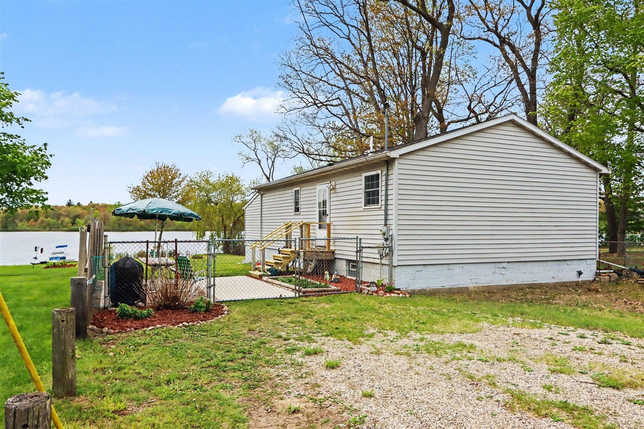 27161 2nd Avenue, Allegan, MI, 49010-9603
