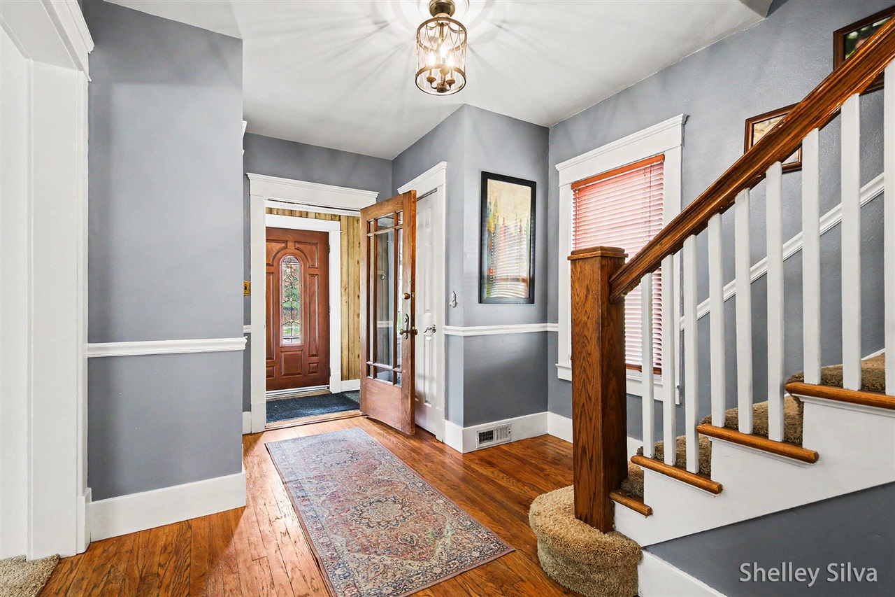 Photo 2 of Single family home for sale at 2217 Boston St, Grand Rapids, MI 49506 | MLS# 70530148 | Listing updated on 2026-10-08