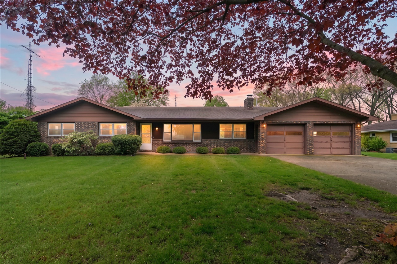 2nd image of 2286 Shiawasee Ln, Stevensville, MI 49127 | MLS# 70530150