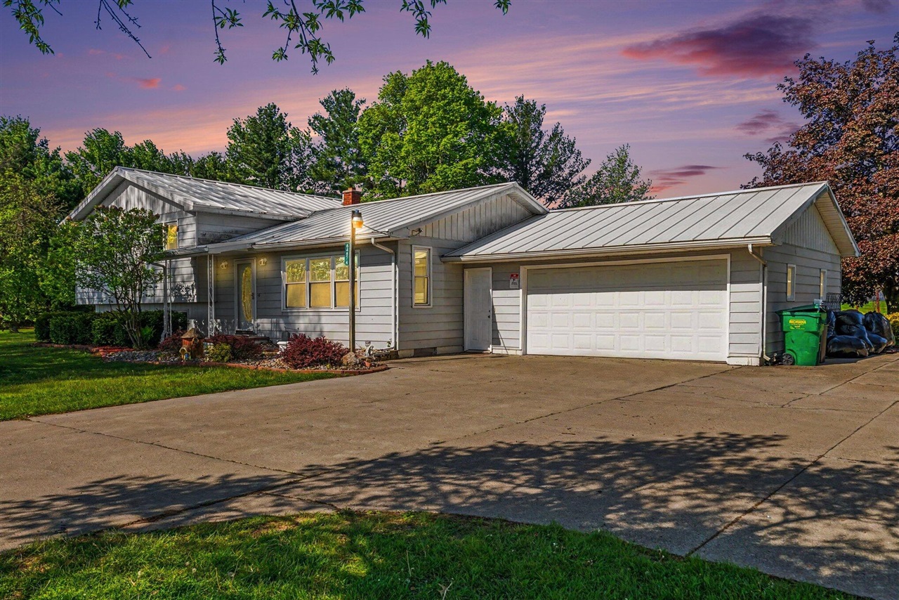 64874 Lutz Road, Constantine, MI, 49042-9741