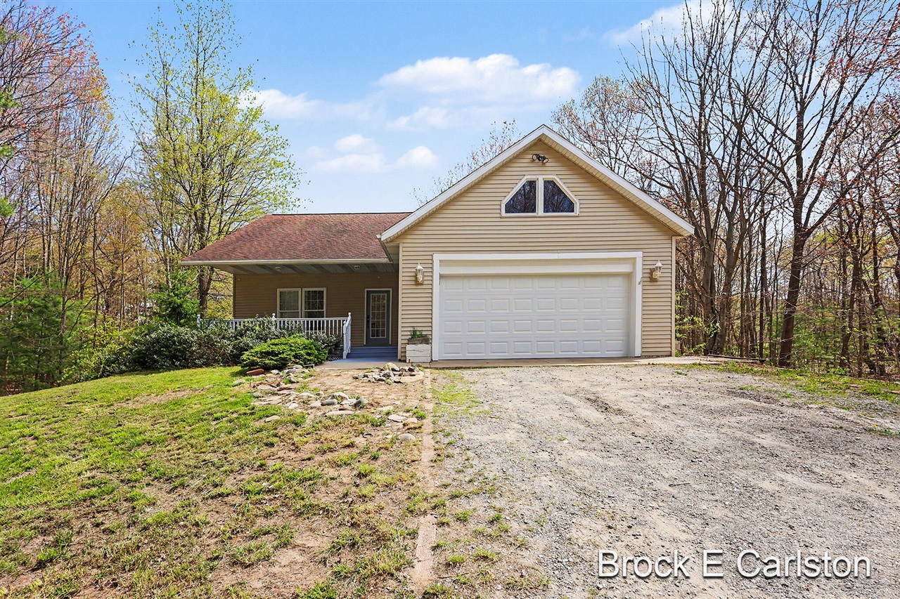 16944 136th Avenue, Nunica, MI, 49448-9780