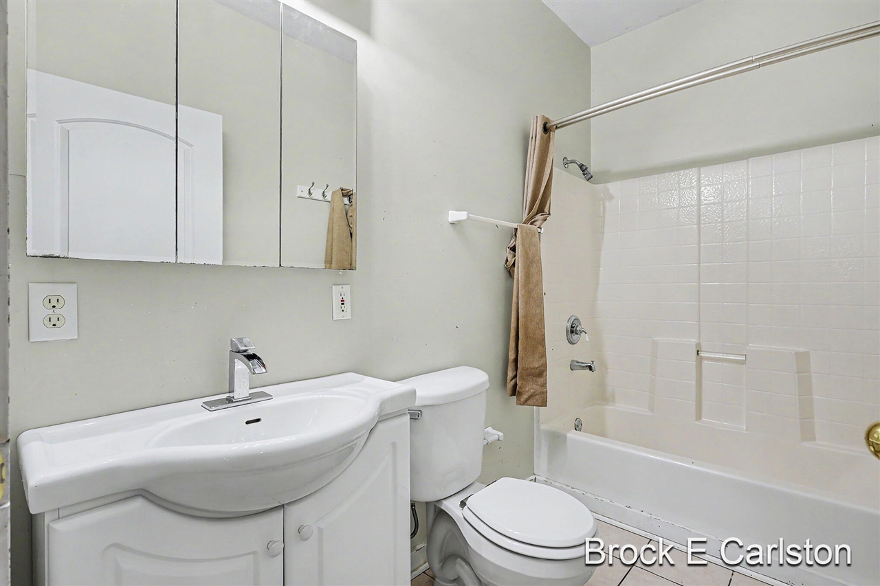 16944 136th Avenue, Nunica, MI, 49448-9780