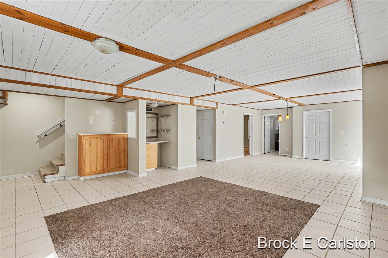 16944 136th Avenue, Nunica, MI, 49448-9780