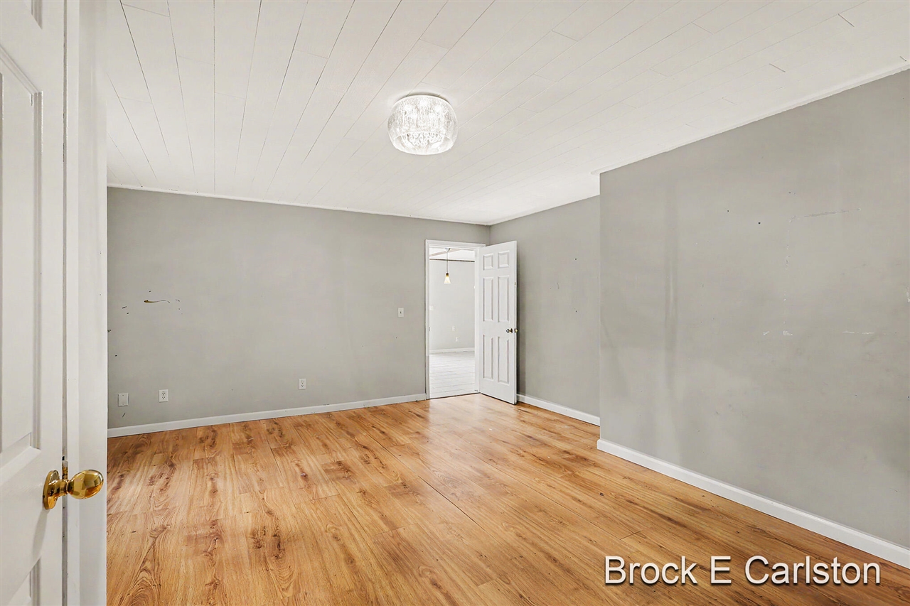 16944 136th Avenue, Nunica, MI, 49448-9780