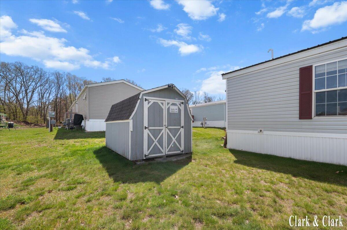 634 S Bluegill Lane, Newaygo, MI, 49337