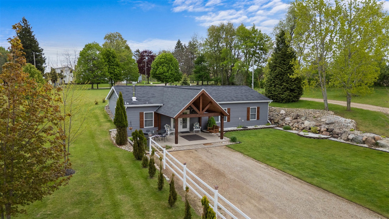 2922 S Hillsdale Road, Hillsdale, MI, 49242-9192