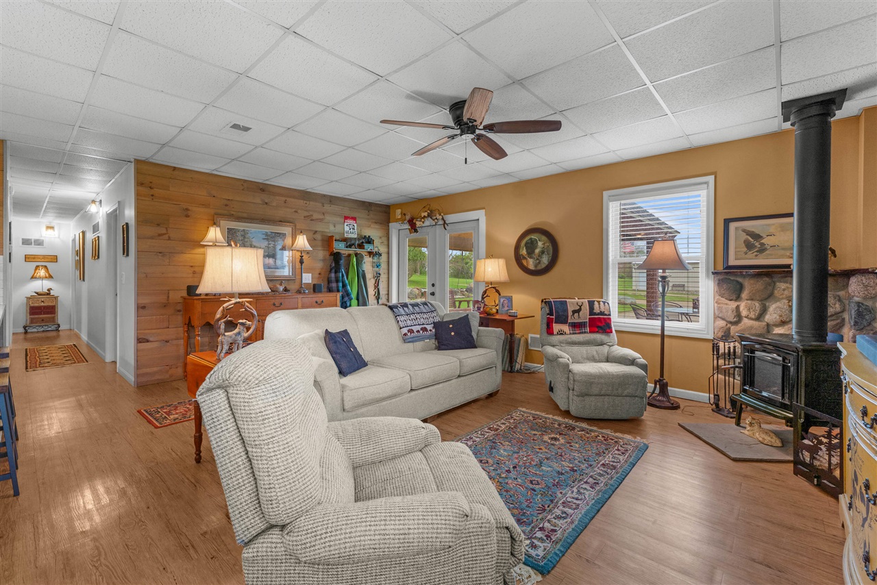 2922 S Hillsdale Road, Hillsdale, MI, 49242-9192