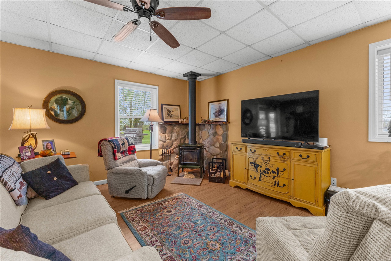 2922 S Hillsdale Road, Hillsdale, MI, 49242-9192