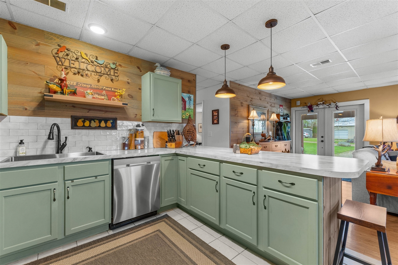 2922 S Hillsdale Road, Hillsdale, MI, 49242-9192