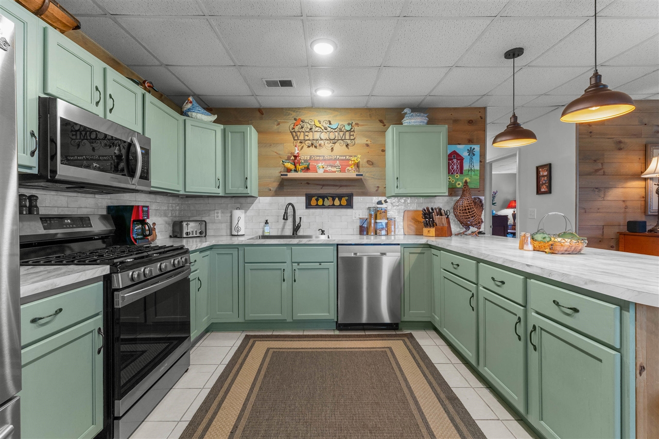 2922 S Hillsdale Road, Hillsdale, MI, 49242-9192
