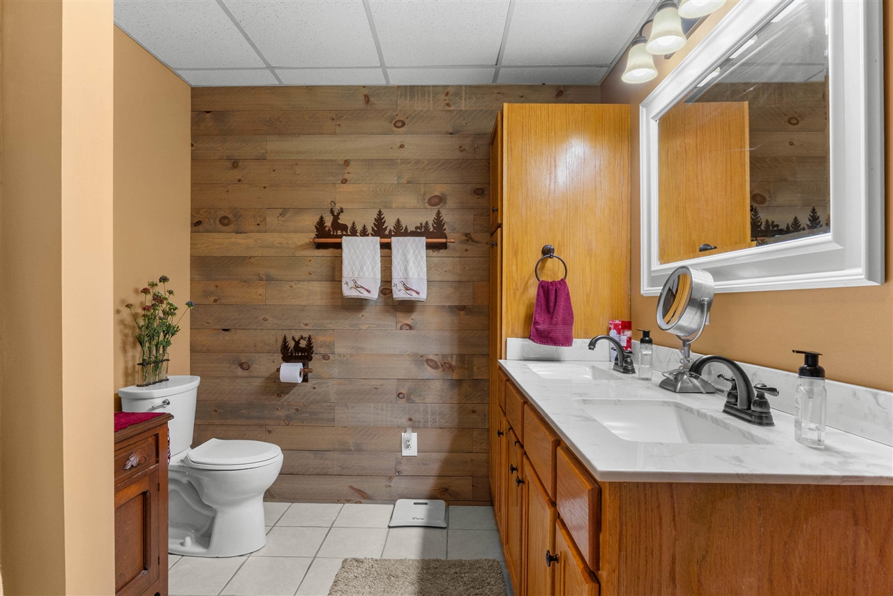2922 S Hillsdale Road, Hillsdale, MI, 49242-9192