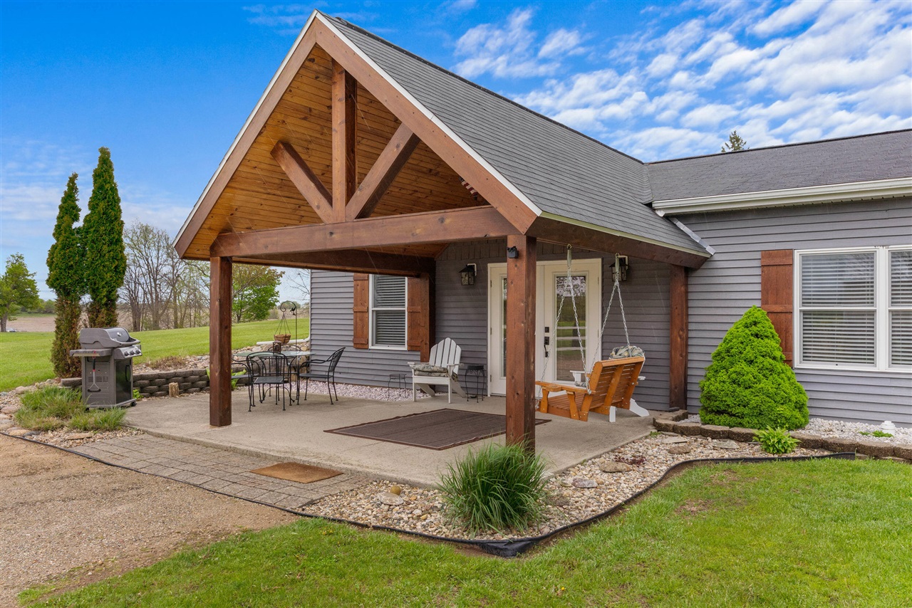 2922 S Hillsdale Road, Hillsdale, MI, 49242-9192