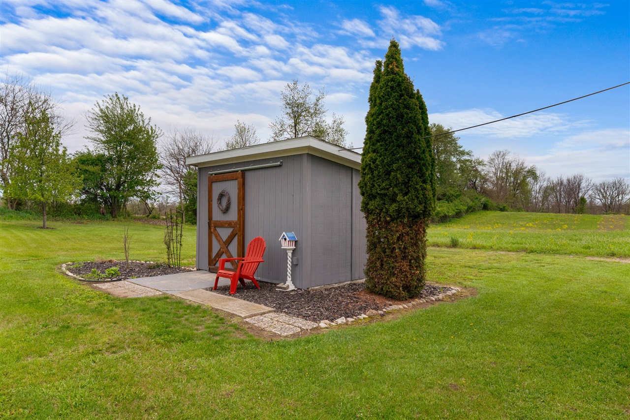 2922 S Hillsdale Road, Hillsdale, MI, 49242-9192