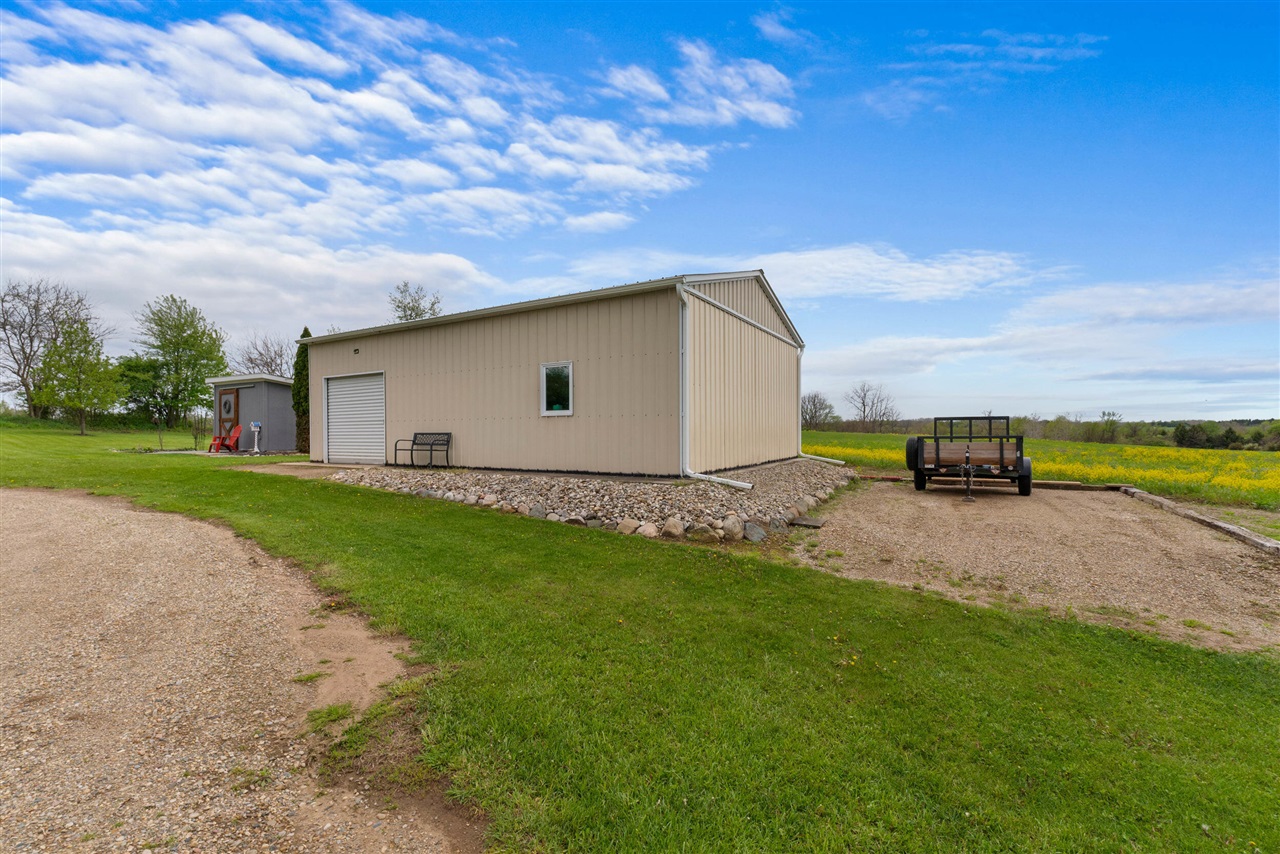 2922 S Hillsdale Road, Hillsdale, MI, 49242-9192