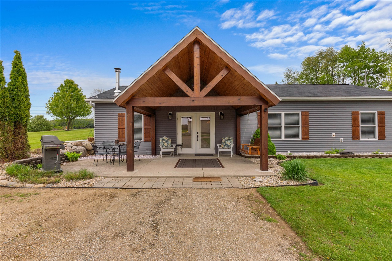 2922 S Hillsdale Road, Hillsdale, MI, 49242-9192