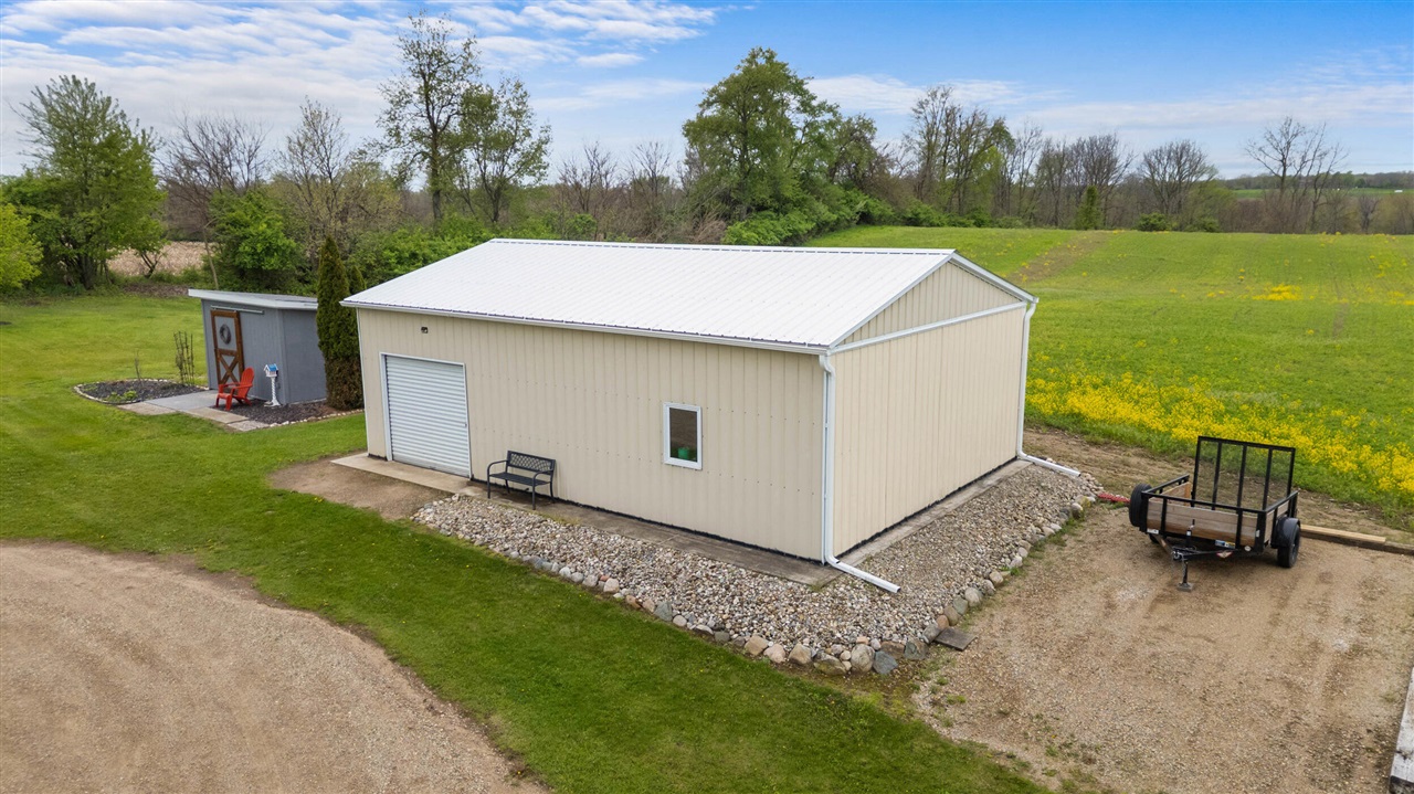 2922 S Hillsdale Road, Hillsdale, MI, 49242-9192