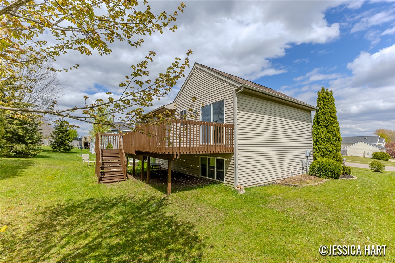 321 Pioneer Trail, Cedar Springs, MI, 49319