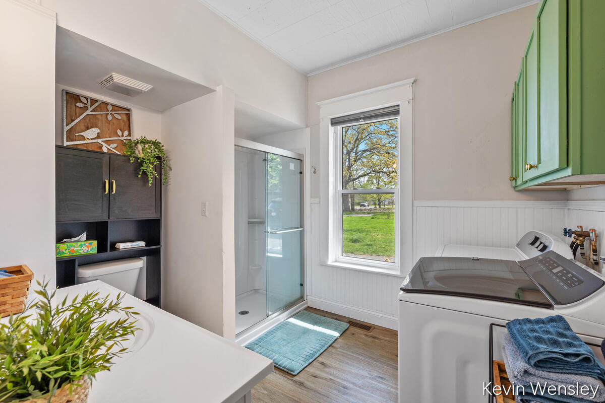 1312 Leonard Street, Grand Rapids, MI, 49505-5513