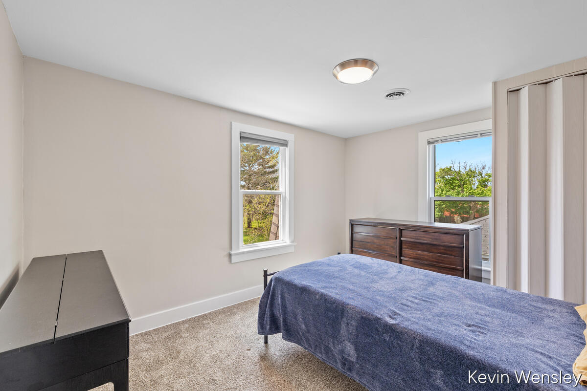 1312 Leonard Street, Grand Rapids, MI, 49505-5513
