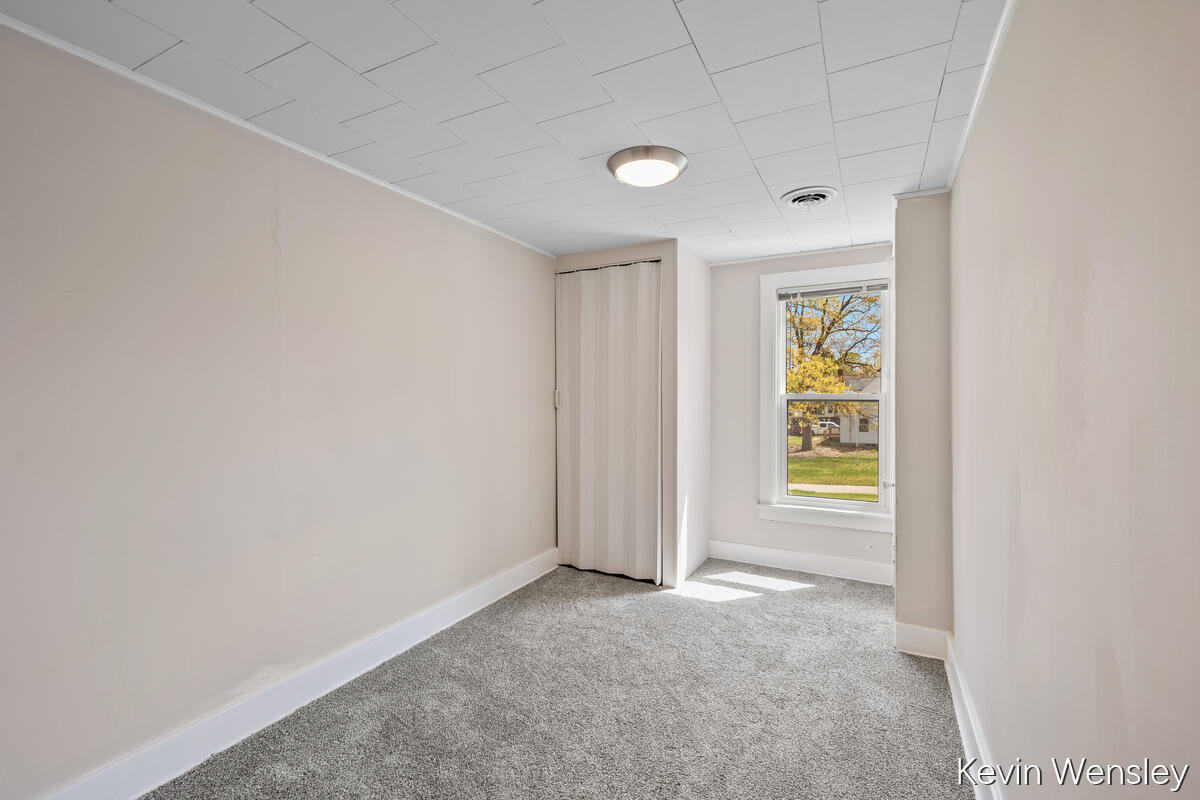 1312 Leonard Street, Grand Rapids, MI, 49505-5513