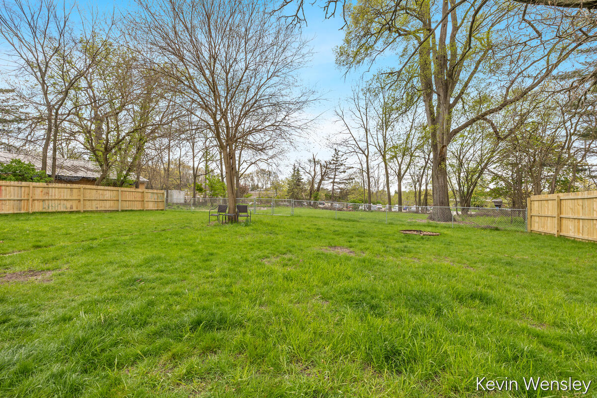 1312 Leonard Street, Grand Rapids, MI, 49505-5513