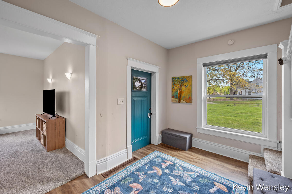 1312 Leonard Street, Grand Rapids, MI, 49505-5513