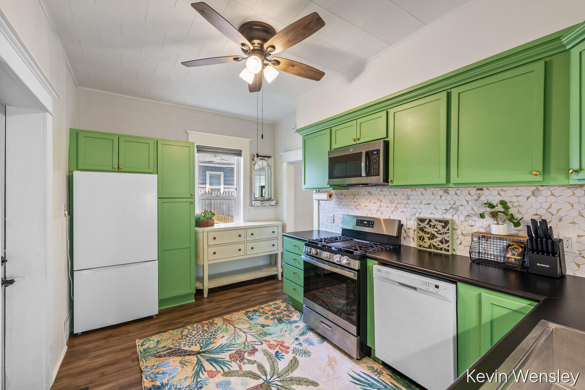 1312 Leonard Street, Grand Rapids, MI, 49505-5513
