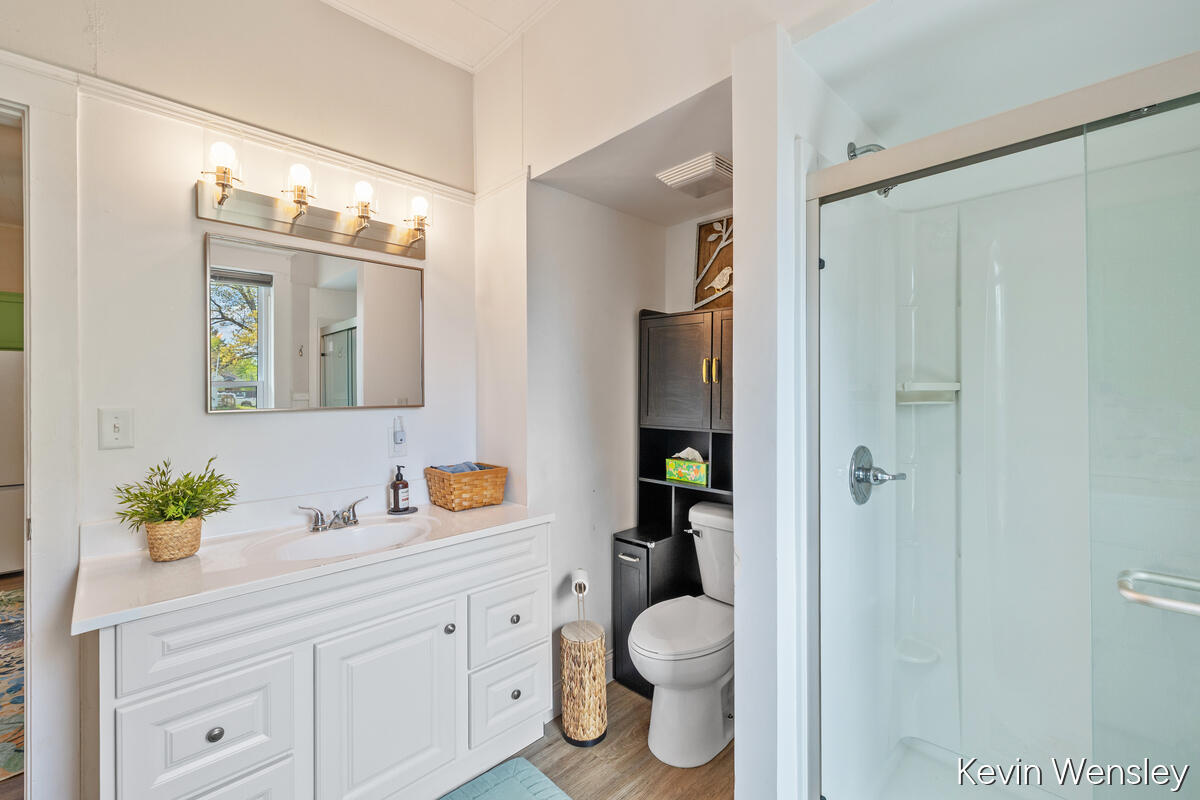 1312 Leonard Street, Grand Rapids, MI, 49505-5513