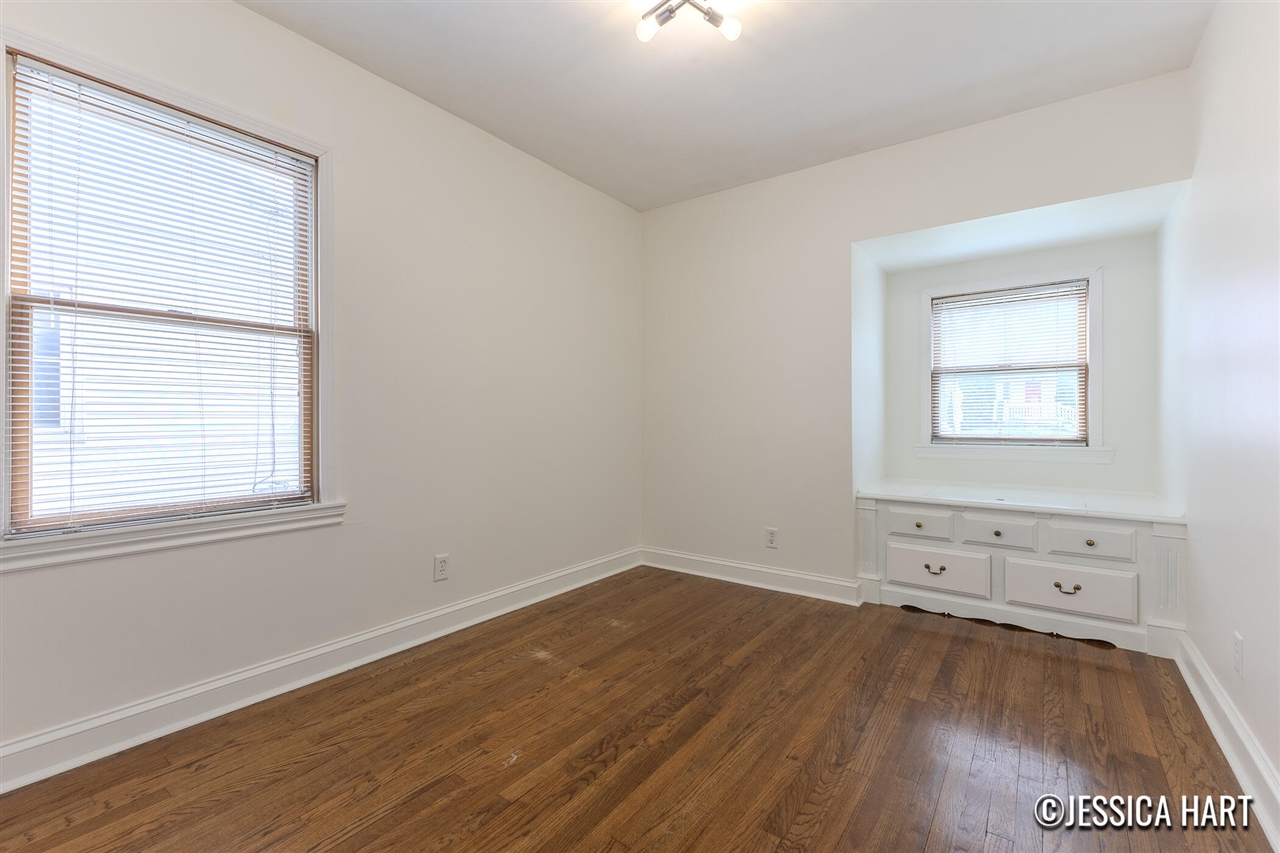 851 Hollywood Street, Grand Rapids, MI, 49505-3871