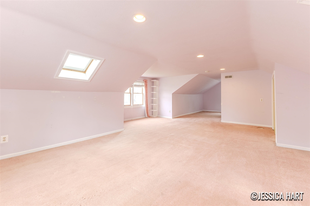 851 Hollywood Street, Grand Rapids, MI, 49505-3871