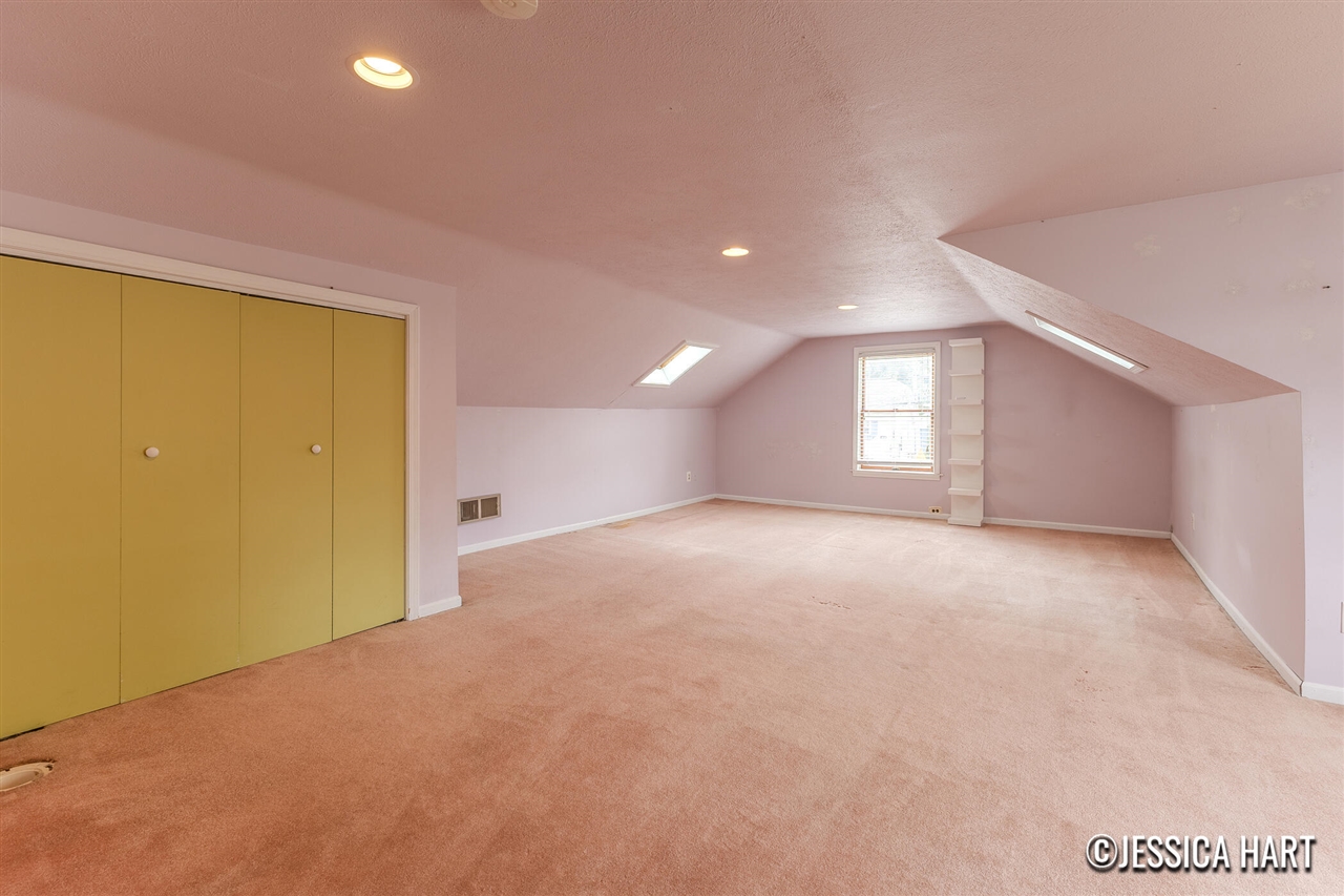 851 Hollywood Street, Grand Rapids, MI, 49505-3871