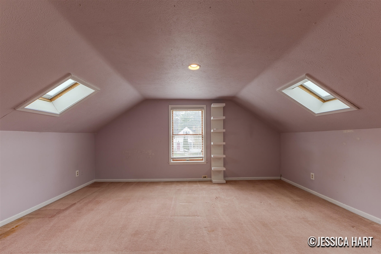 851 Hollywood Street, Grand Rapids, MI, 49505-3871