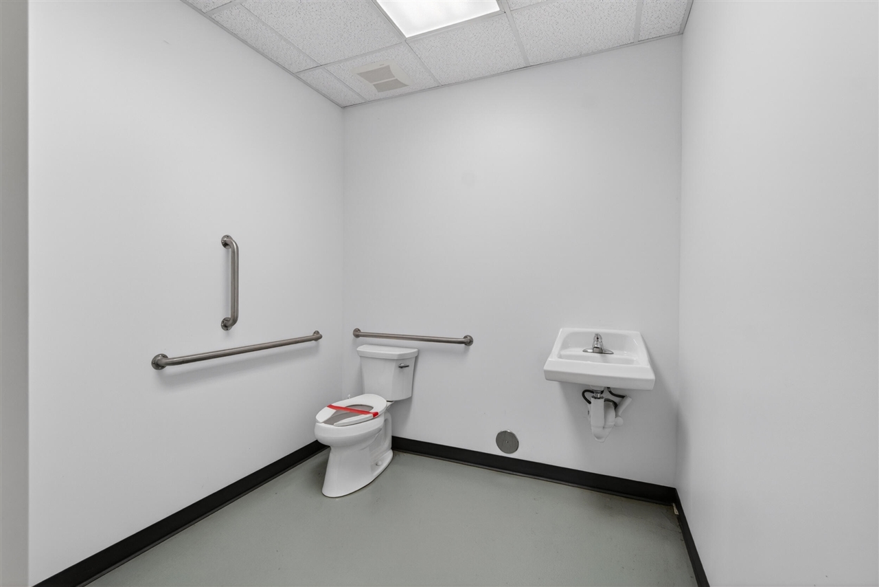 301 Hillsdale Street, Jackson, MI, 49202-2243