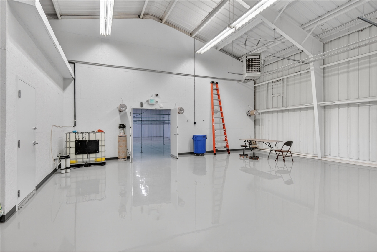 301 Hillsdale Street, Jackson, MI, 49202-2243
