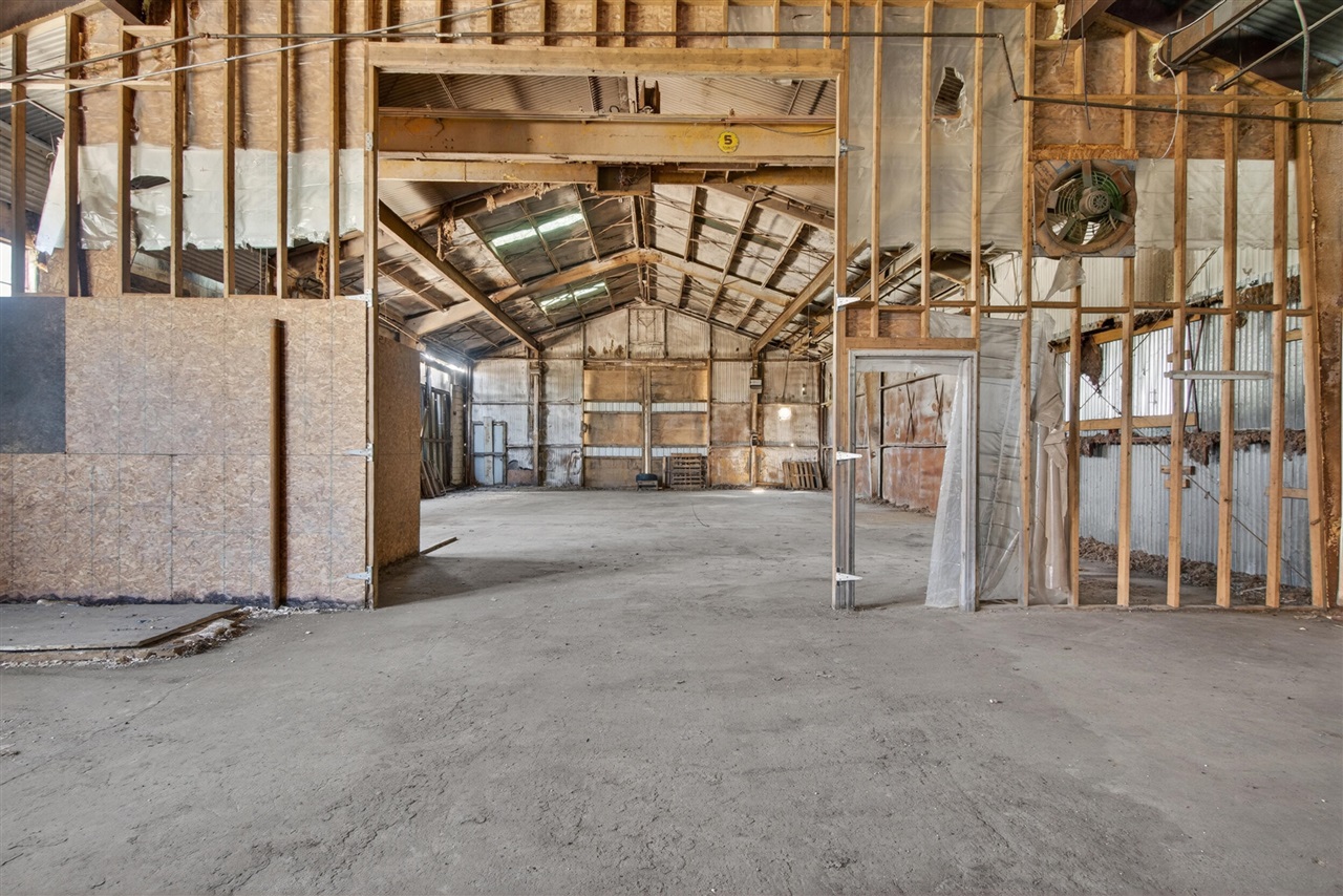 301 Hillsdale Street, Jackson, MI, 49202-2243