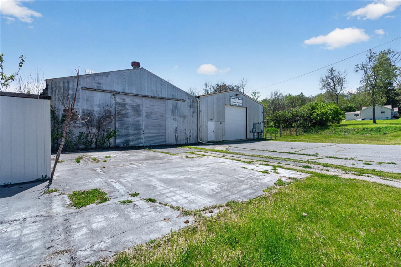 301 Hillsdale Street, Jackson, MI, 49202-2243