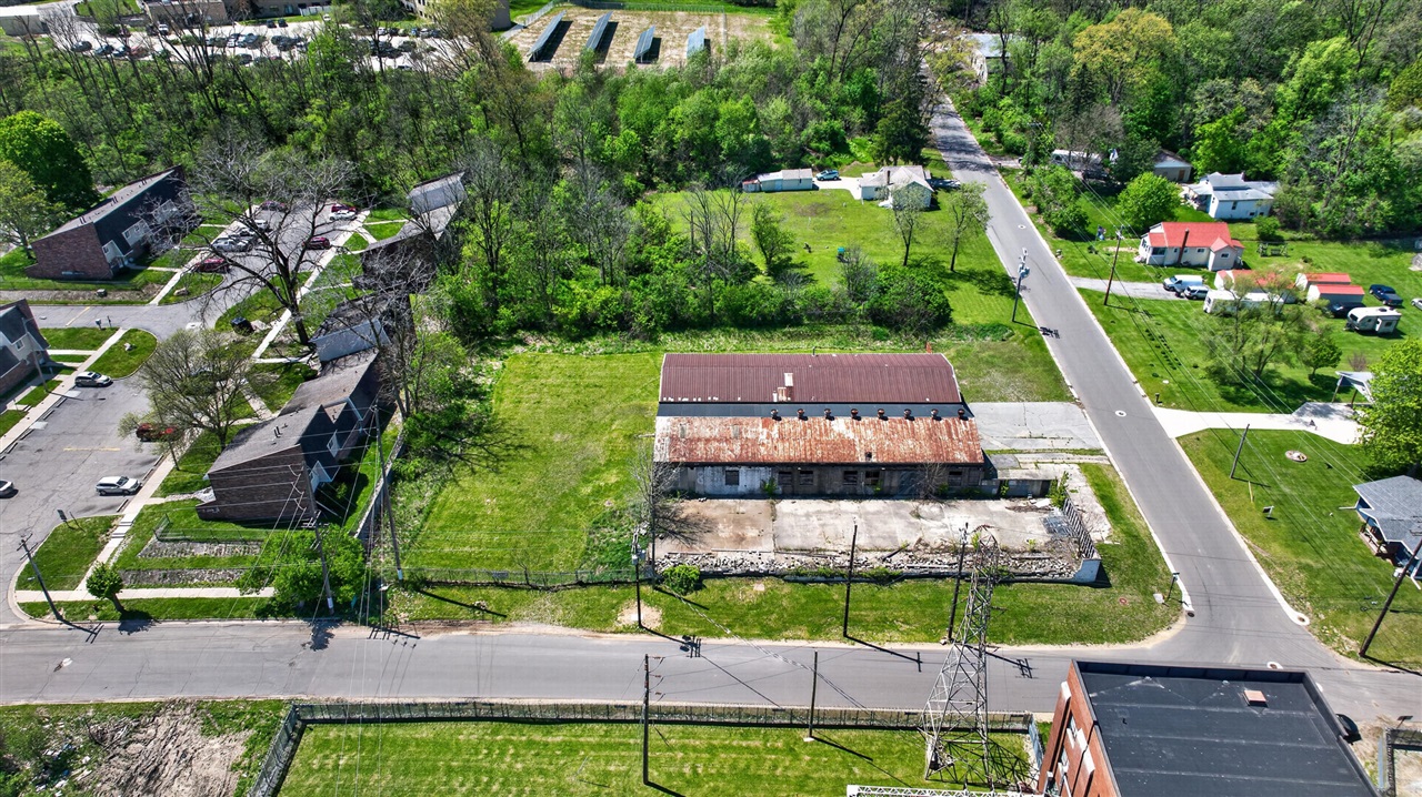 301 Hillsdale Street, Jackson, MI, 49202-2243