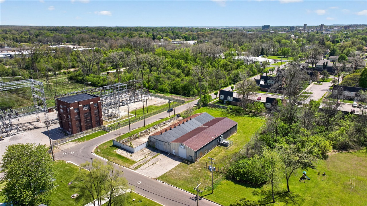 301 Hillsdale Street, Jackson, MI, 49202-2243